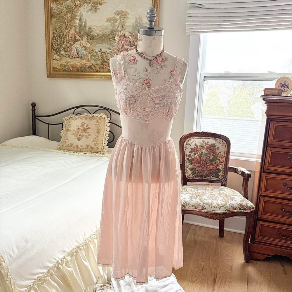 70s pink lace slip dress no brand fits like a small to medium